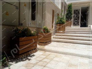 محوطه سازی پاسداران تهران گلدان چوبی ترمووود حیاط